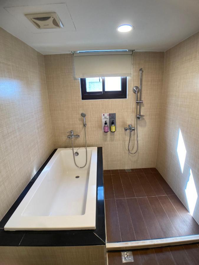 Bonjour Hotel Taichung Eksteriør bilde