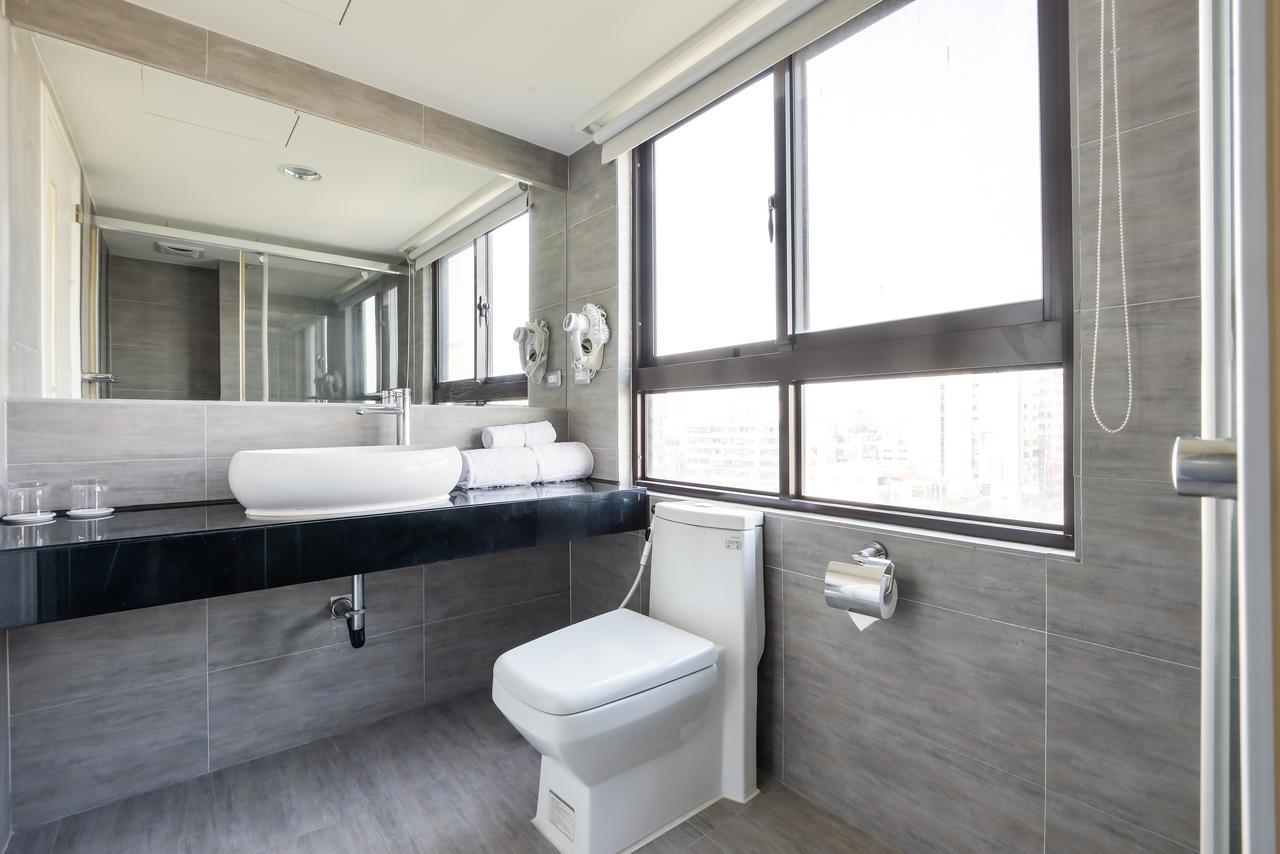 Bonjour Hotel Taichung Eksteriør bilde